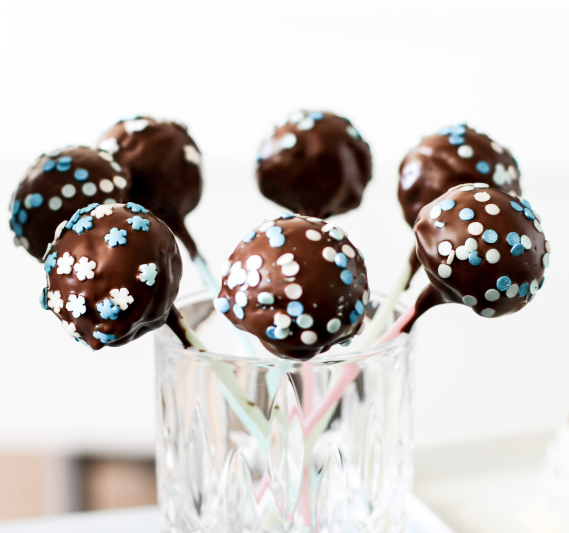 Gesunde, vegane Cakepops und Kuchen für den Kindergeburtstag